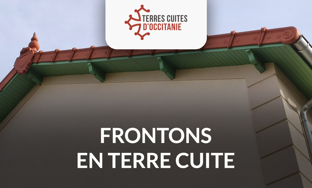 L’Élégance Intemporelle des Frontons en Terre Cuite